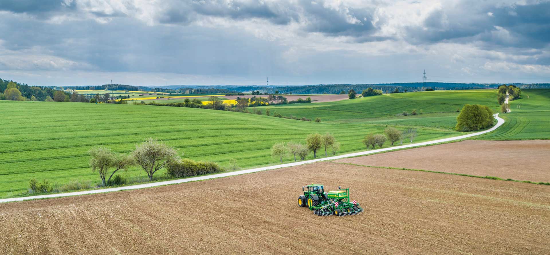 tracteur john deere semis au champ