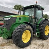 tracteur en extérieur vue de profil