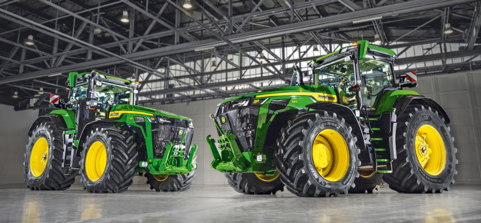 John Deere 8R